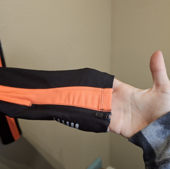Under Armour Black and Orange Compression Leggings Size Small - Picture 3 of 7